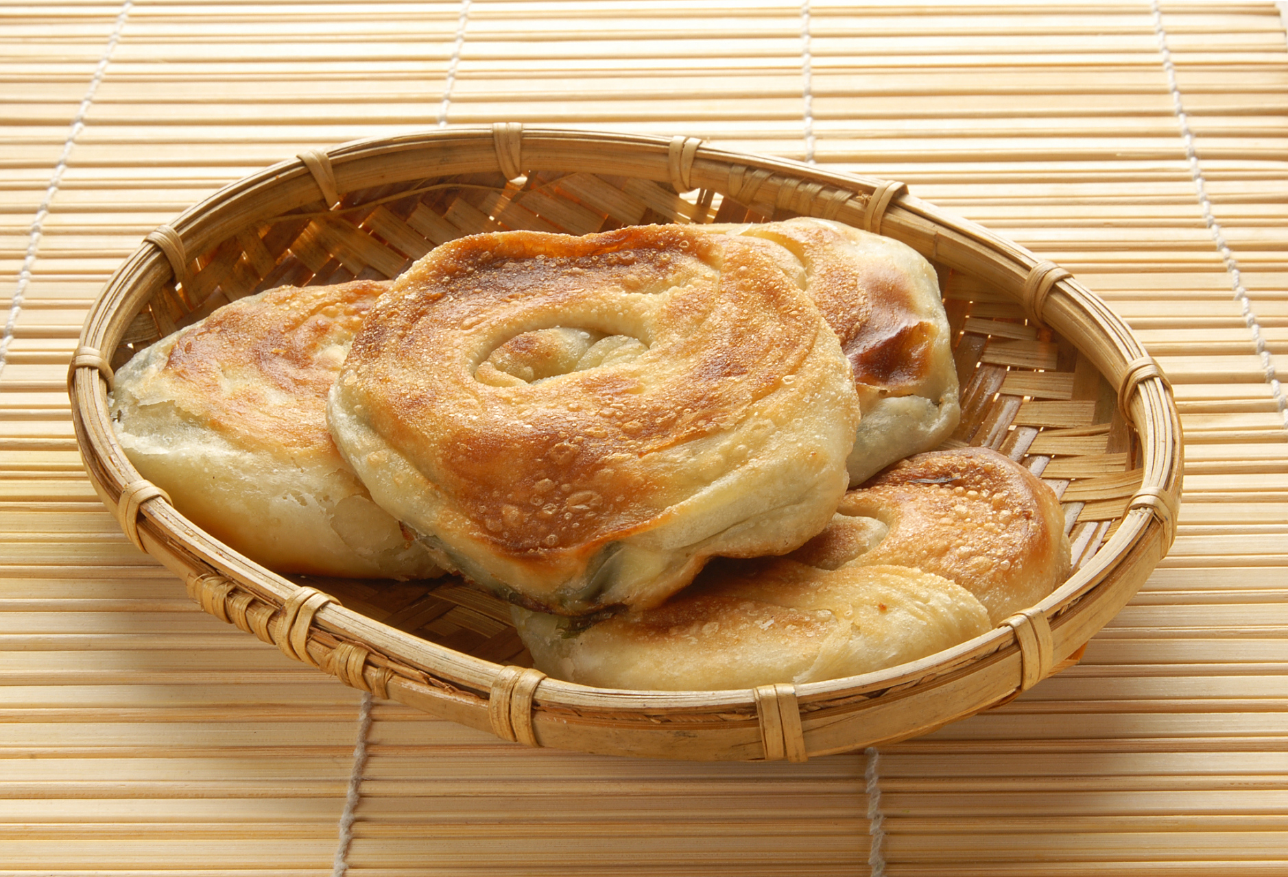 在2022年1月,庐州鸭油烧饼入选安徽省特色美食200道 名单.