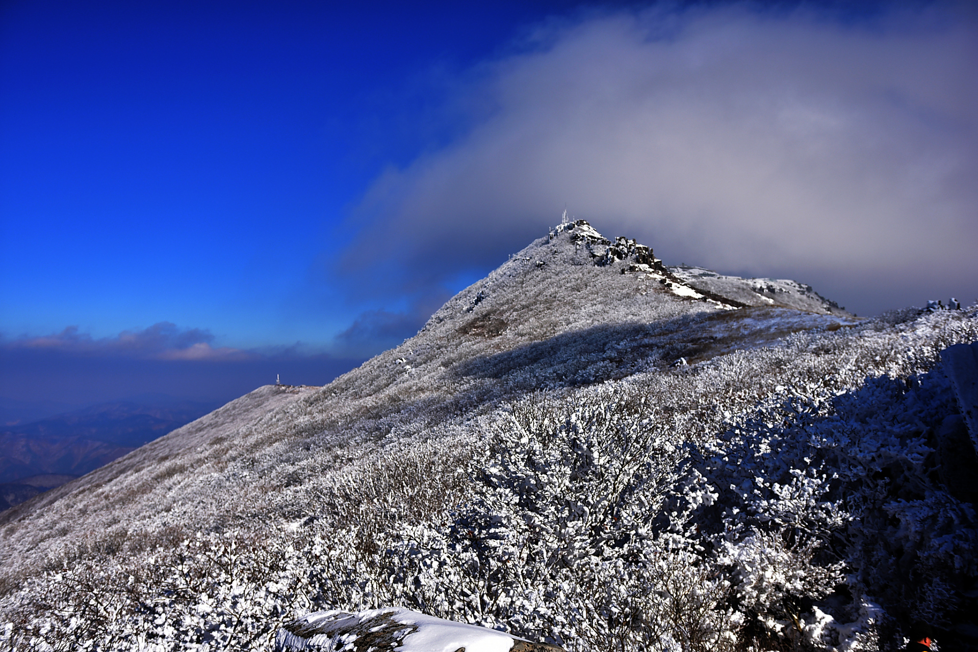 心定西再出发#石门雪山位于中国甘肃省定西市境内,是一处以冰雪景观