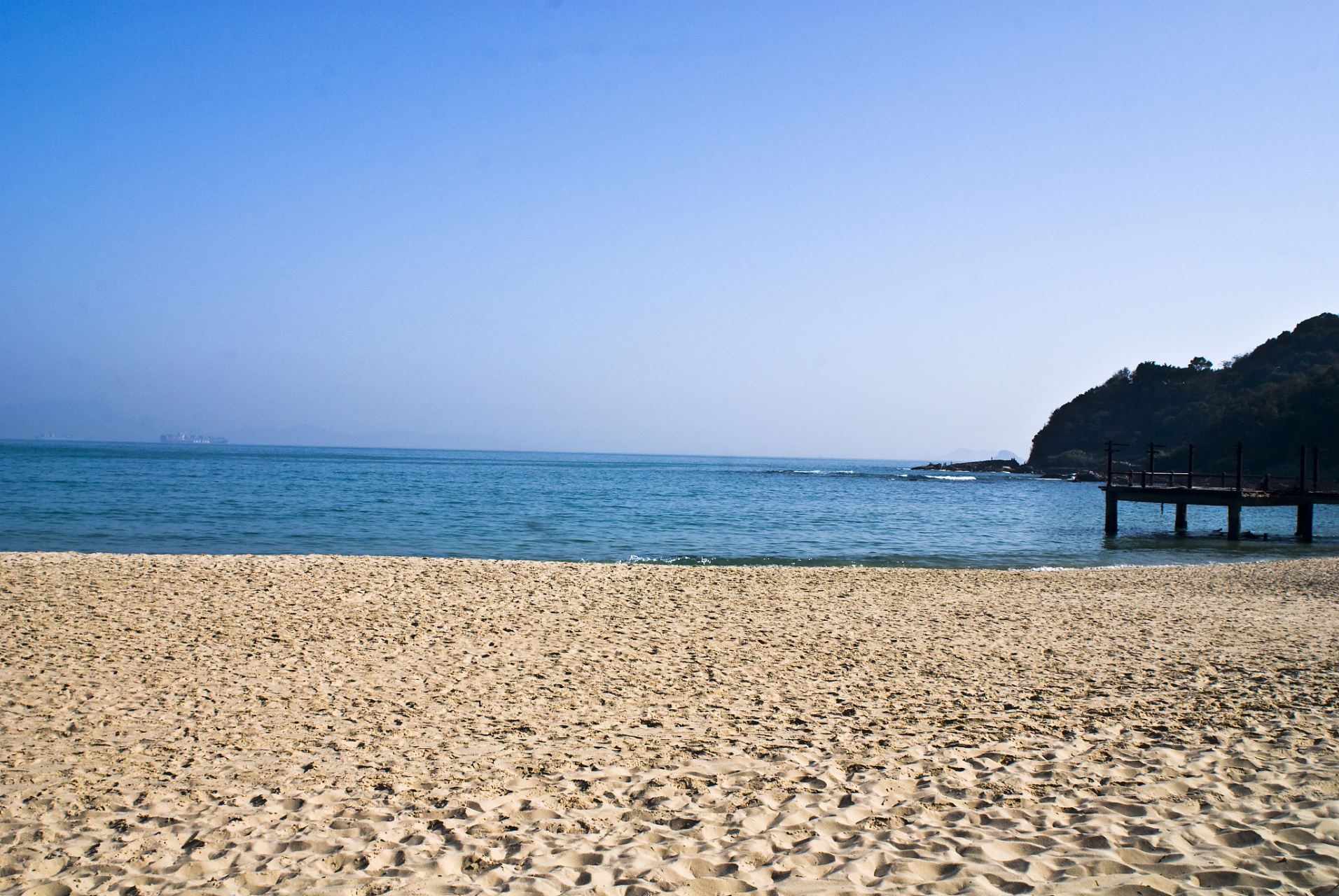 玩遍深圳# 深圳周末必去的5个海边:  西涌海滩:是全国最优美八大海 