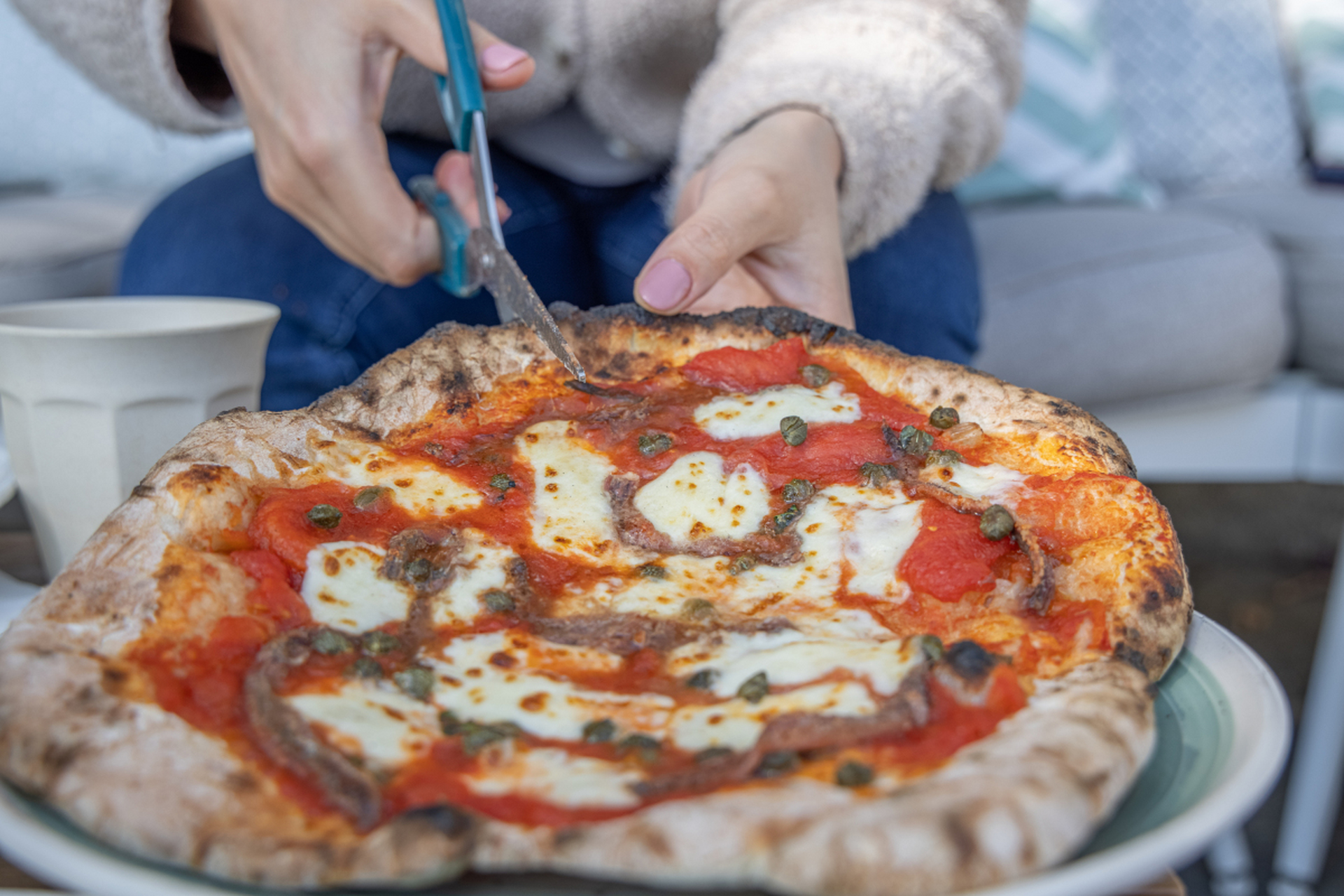 意式经典:自制美味意大利披萨的秘诀与技巧解析#食谱# #披萨# #吃出