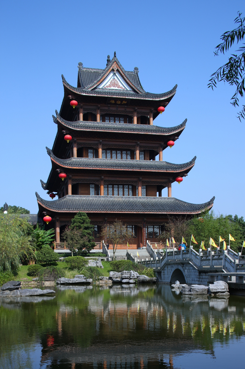 万古楼是丽江的标志性的建筑.