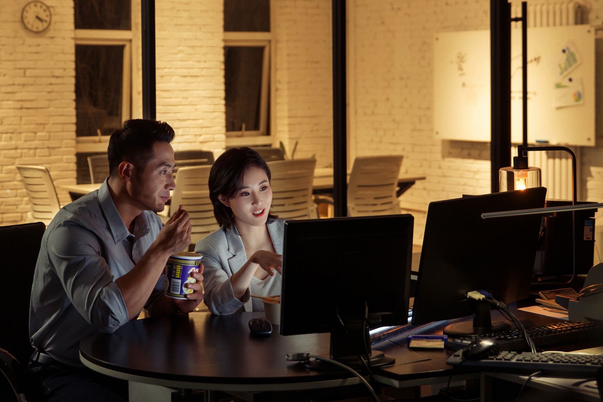 at the expense of   — at the cost of 以…为代价  he finished