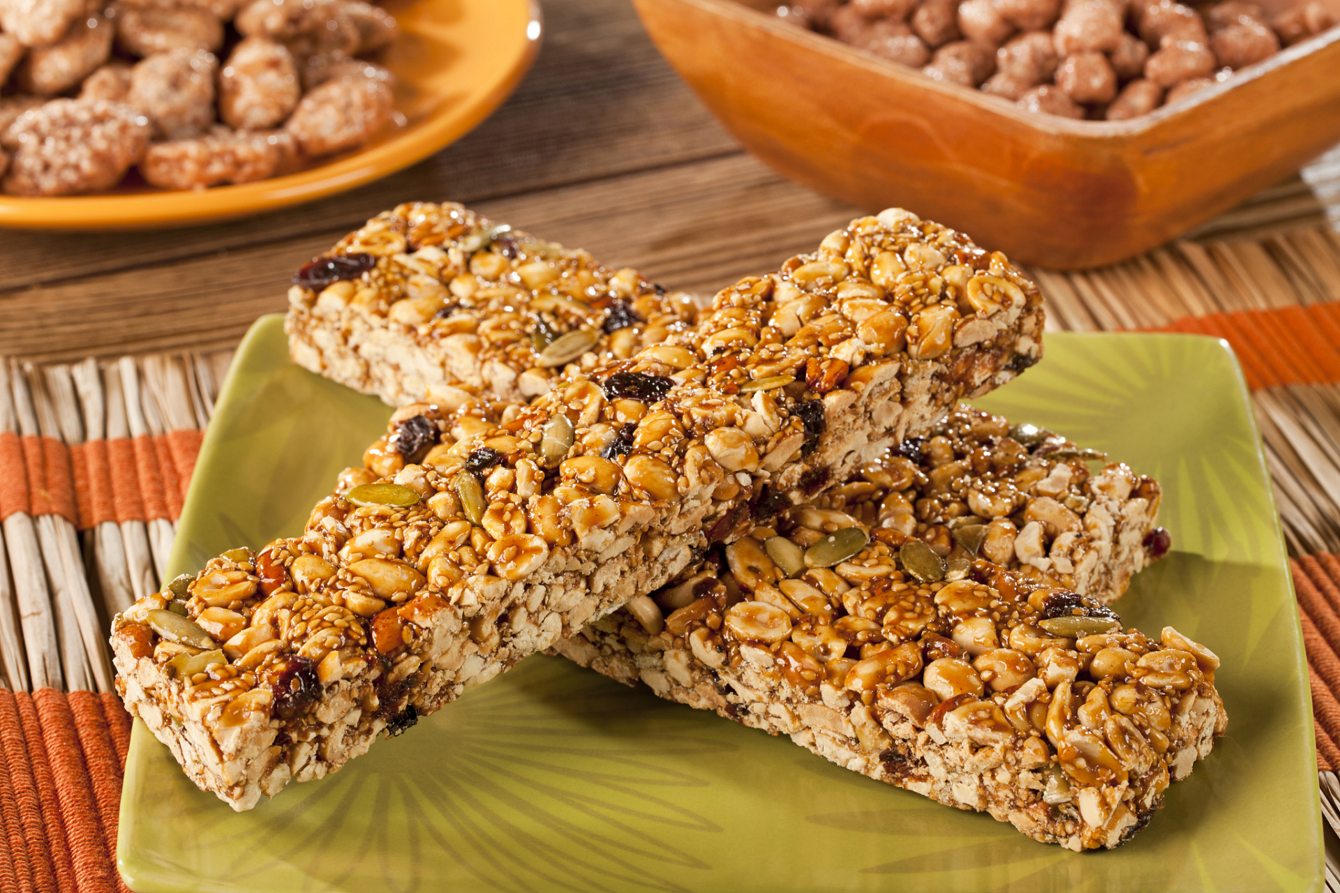 流曲琼锅糖是陕西省渭南市富平县的特产,制作工艺复杂,需要经过十二道