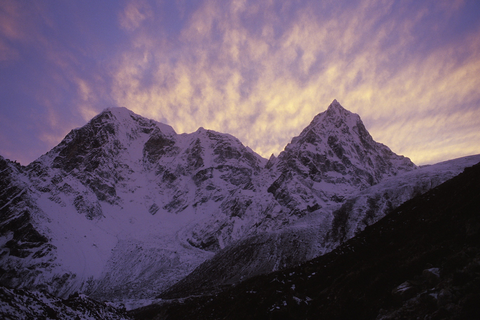 林春花在某平台上看到自己的丈夫吴强的留言,她简直不敢相信自己的