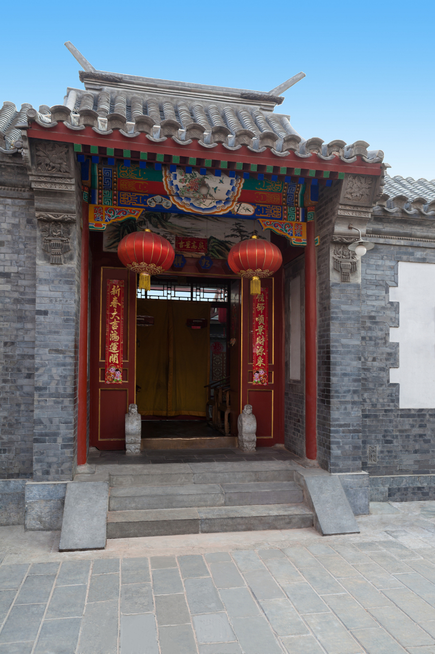 中国古建筑四合院,大门形式之广亮大门  广亮大门仅次于王府大门,相当