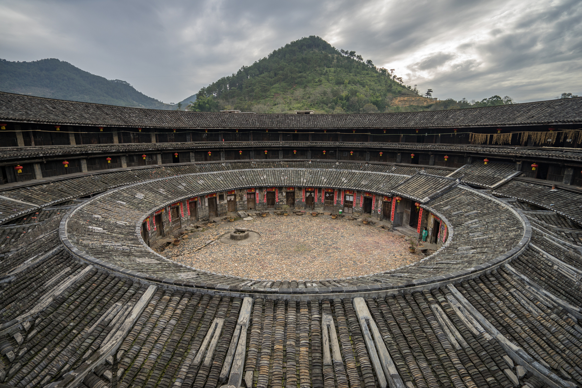 [原文:梅州风情:探索客家文化的.