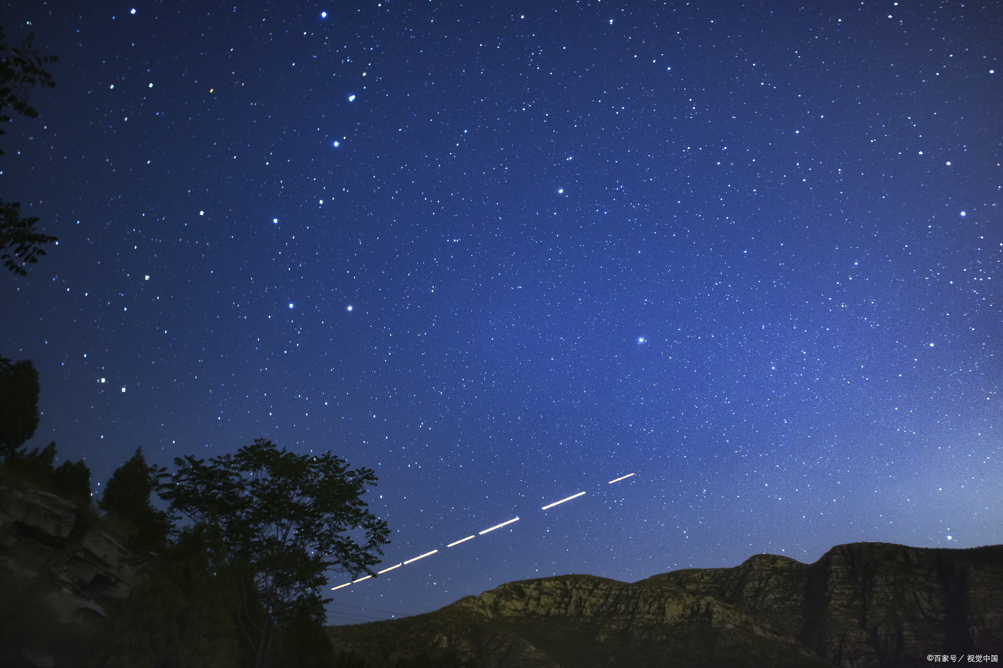 北斗七星:夜空中的向导与象征