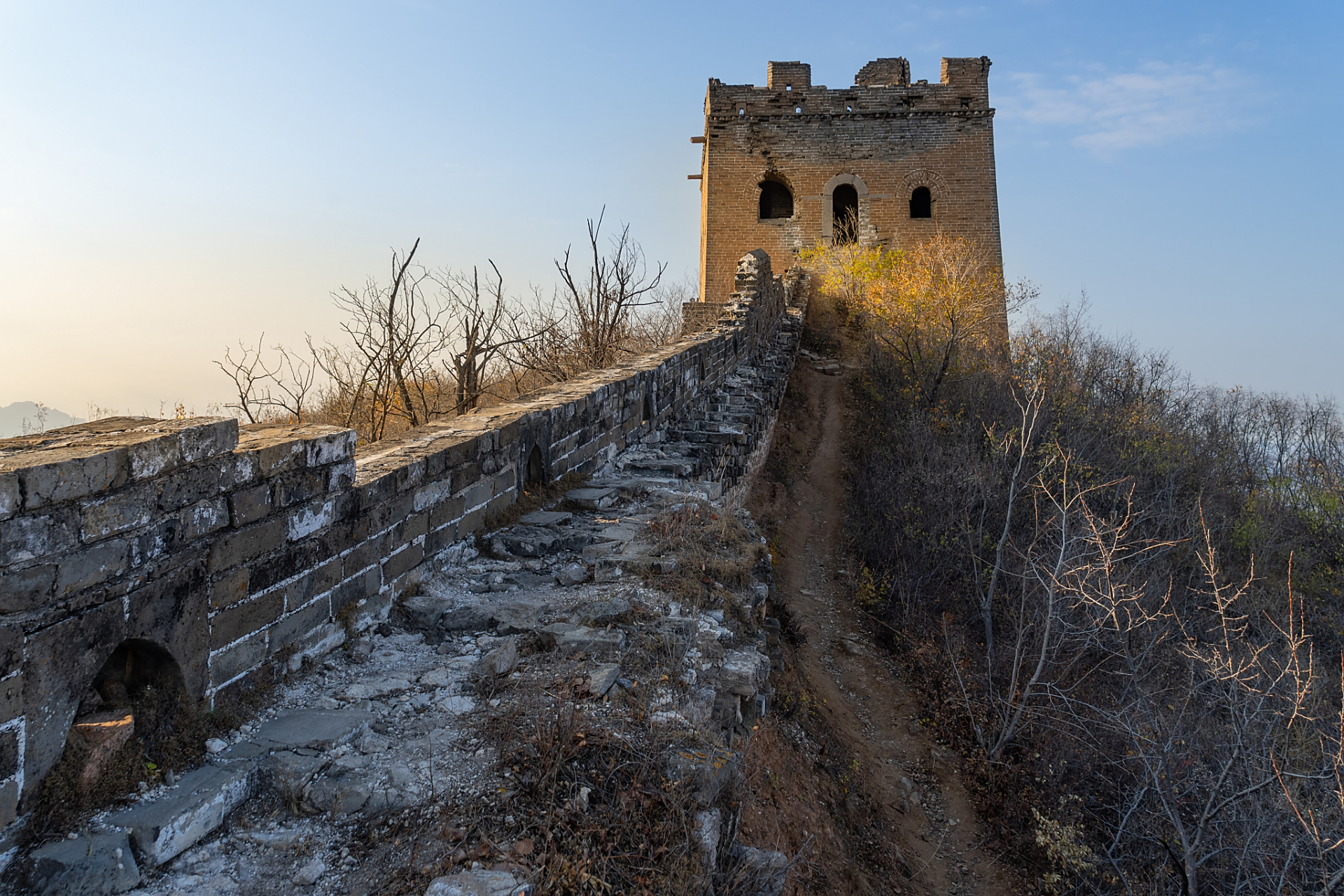 山东青岛的齐长城,是一段充满历史沧桑与故事的长城.