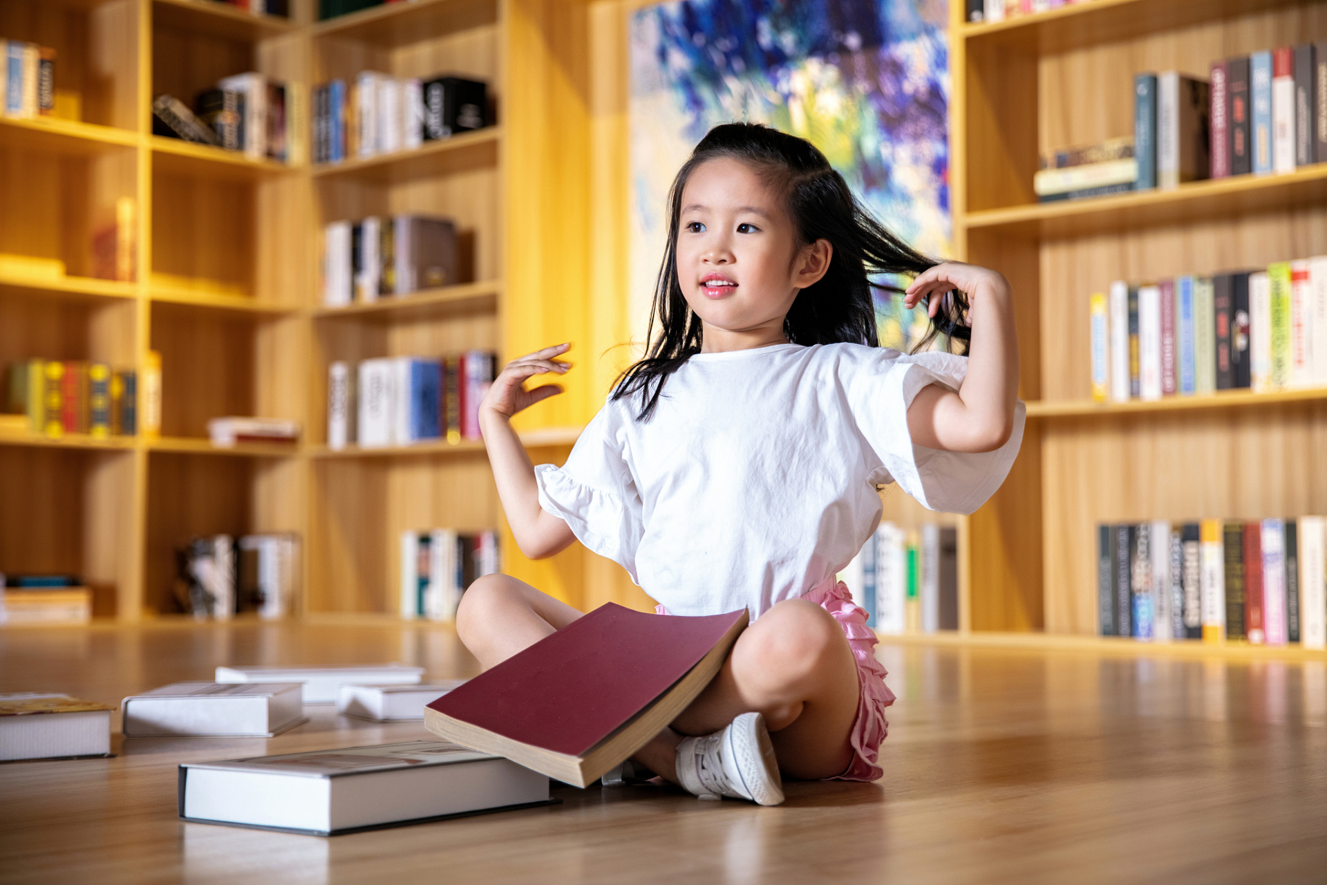 幼儿正确看书图片图片