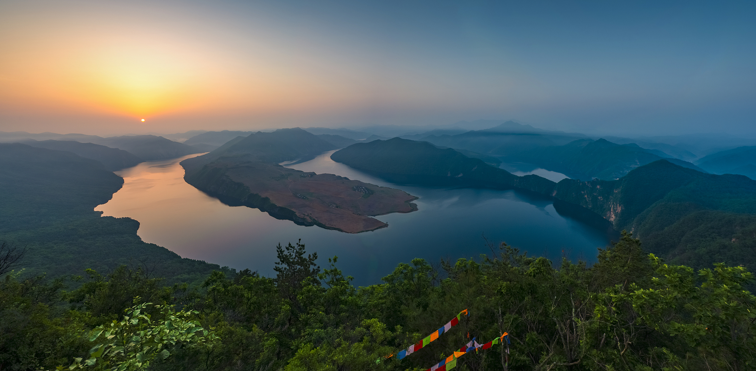 百度湖北品牌之夜# 武当山太极湖旅游度假区是集观光,休闲,度假,文化