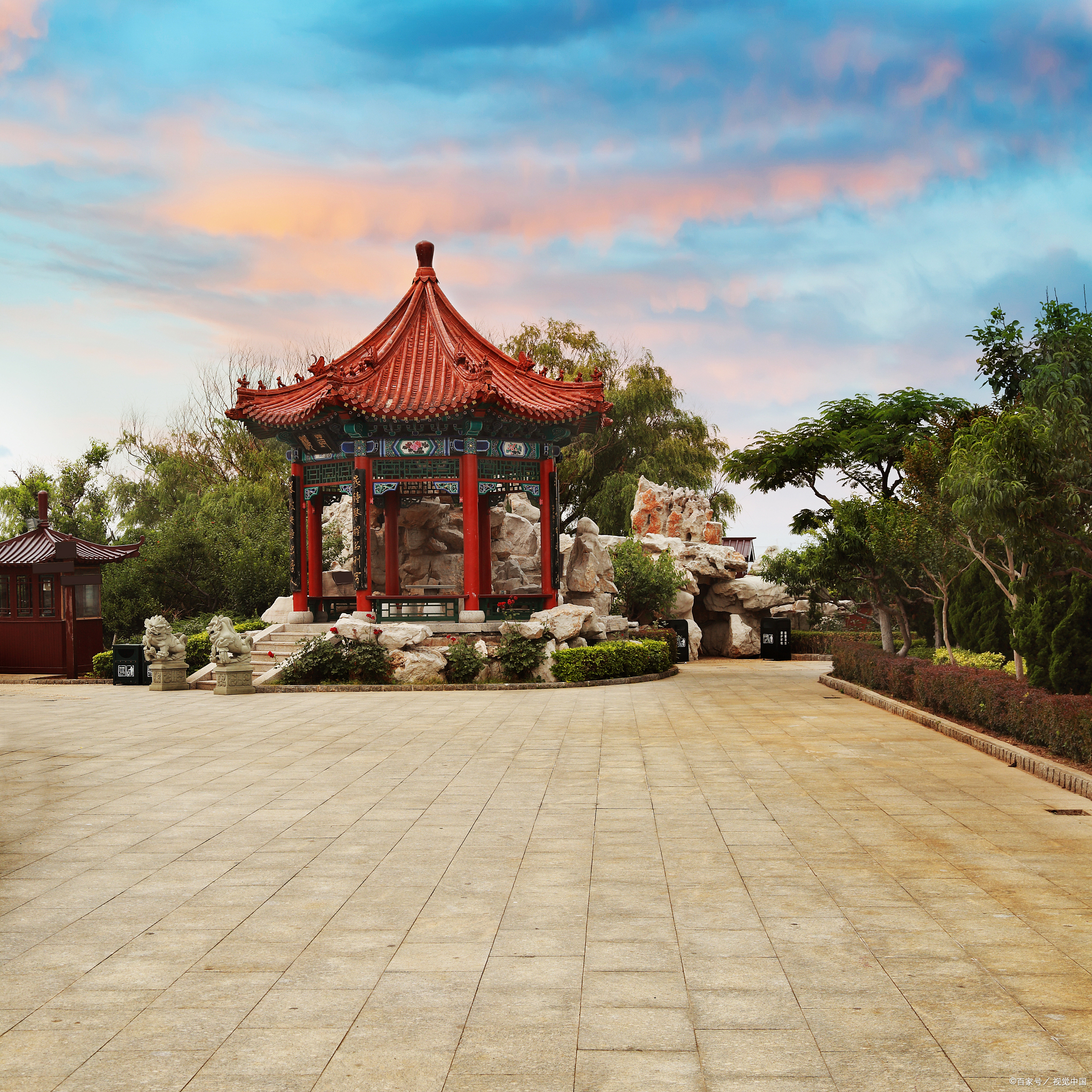 汕头礐石风景区飘然亭的休息,亭子可休息观景,贴心设计!