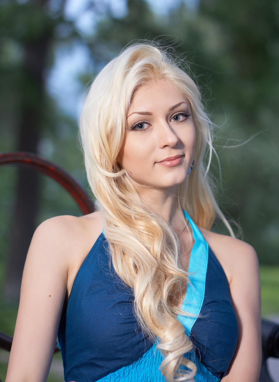 近日,中国一名32岁的农村大厨迎娶了一名23岁的白俄罗斯姑娘,新娘的