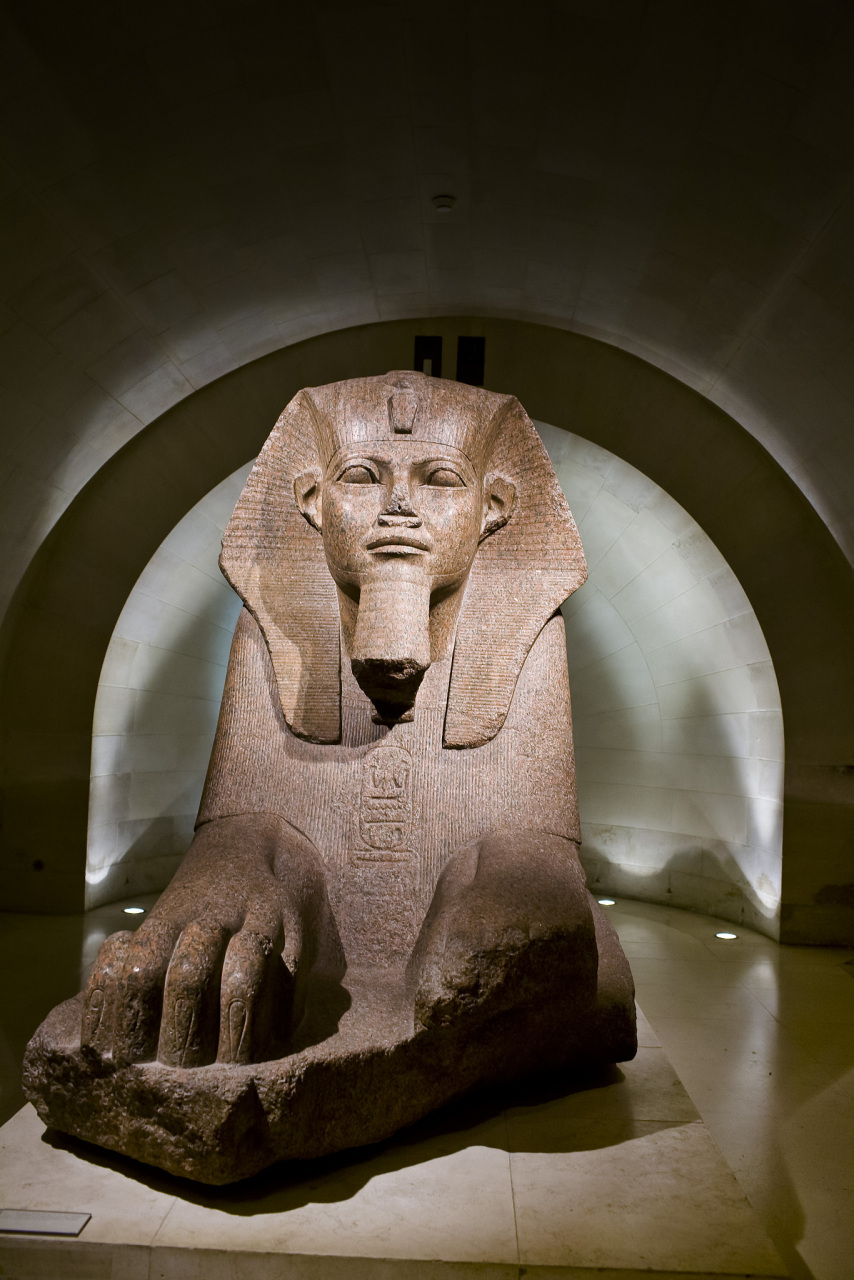 大英博物馆里比较有名的是古埃及馆,大约收藏了7万多件埃及文物,藏品