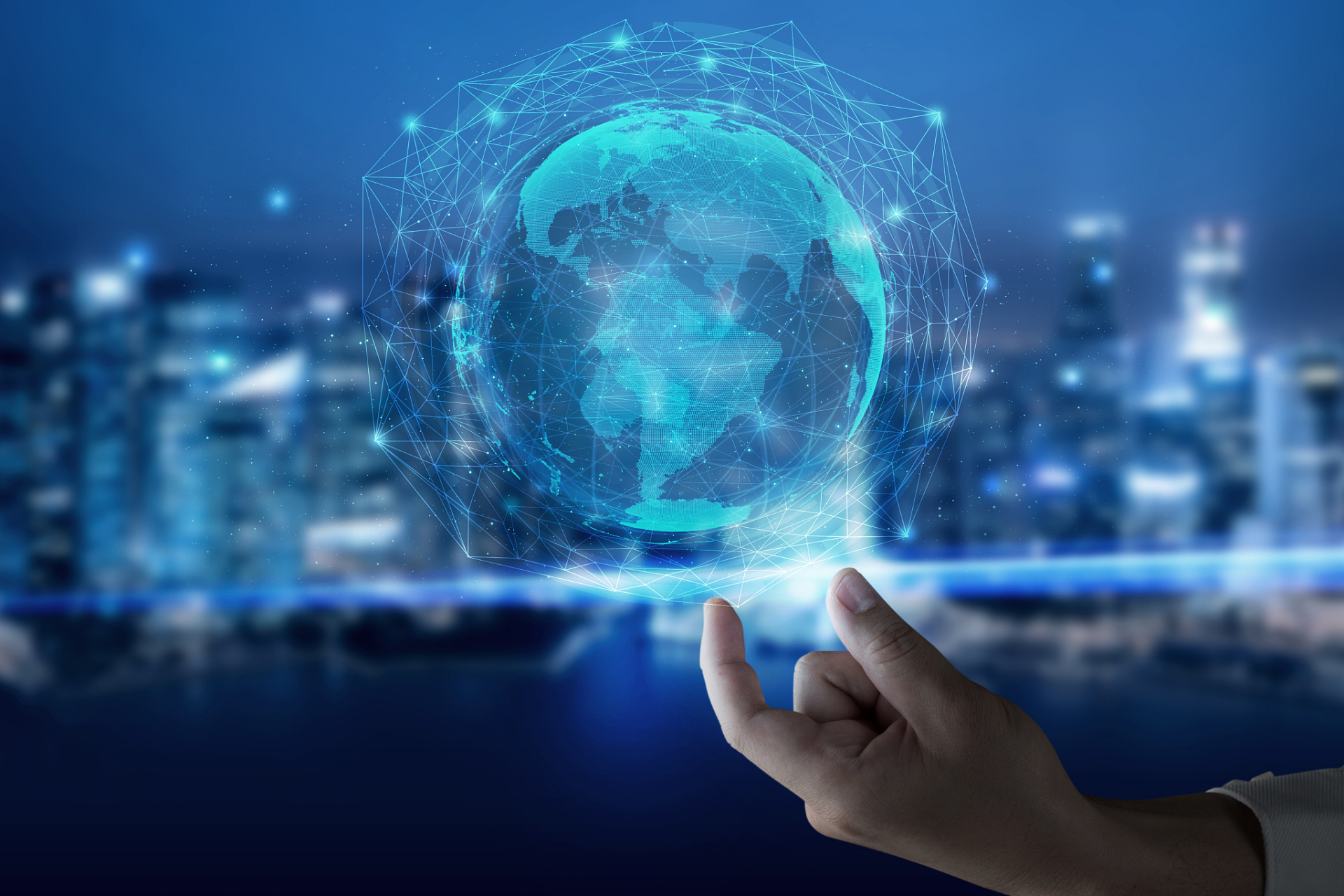 中国作为一个拥有庞大互联网用户数量的大国,正在不断地向网络强国的