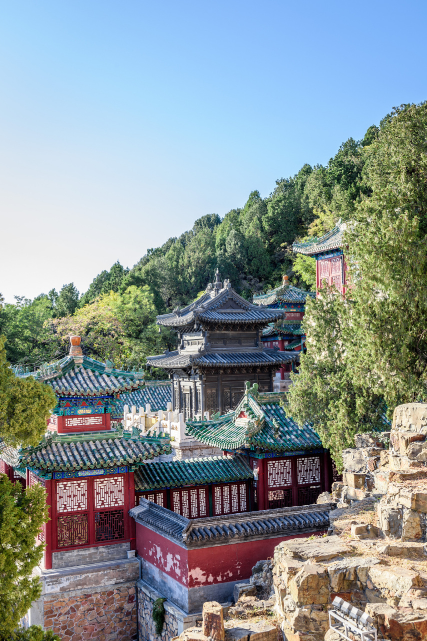 兰州五泉山游玩攻略:可登山观景,欣赏山间瀑布,奇石怪树;参观五泉寺
