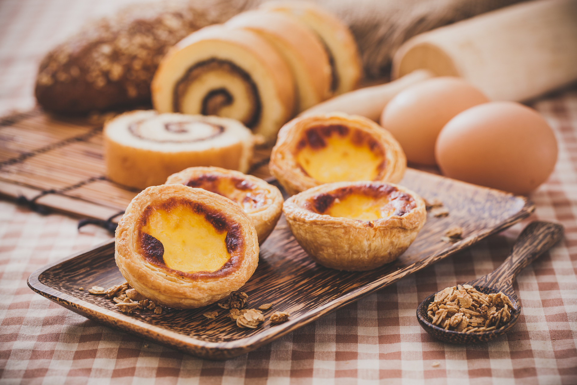 蛋挞是一种源于葡萄牙的甜点,现已在世界各地成为受欢迎的糕点之一.