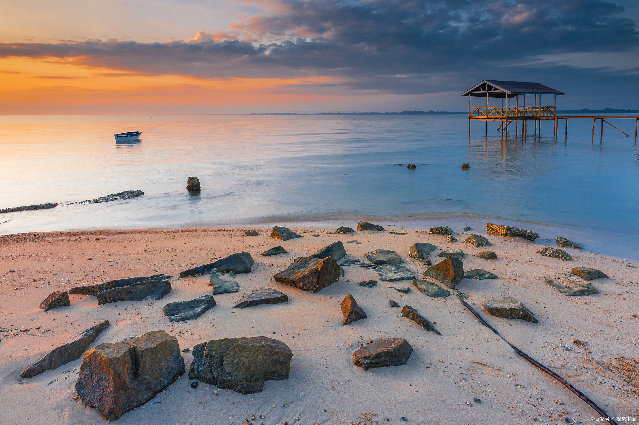 广西北海涠洲岛旅游攻略: 地理位置与交通: 位置:涠洲岛位于北部湾