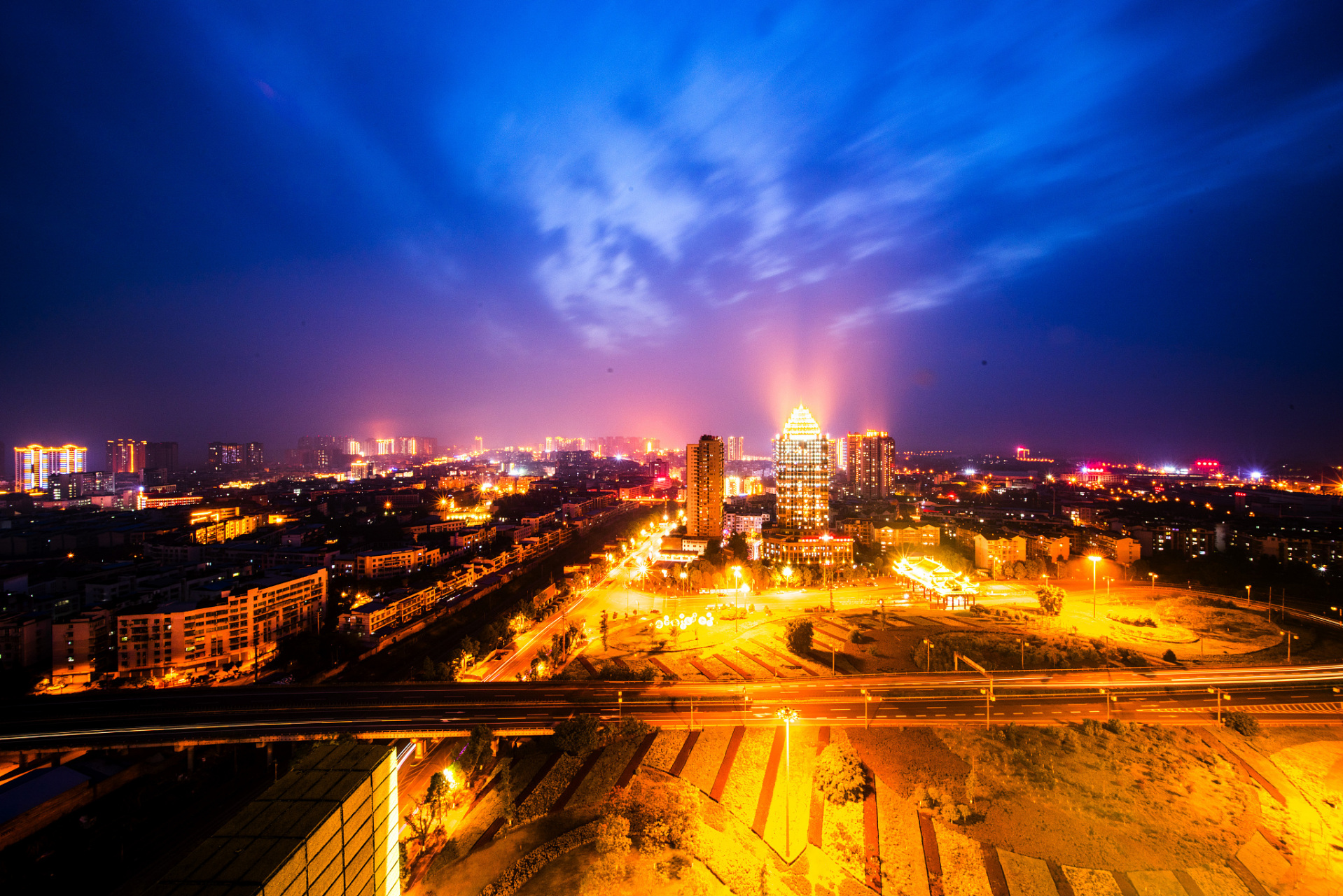 涿州发生千年难遇的大洪水,不幸淹掉涿州城的标志——涿州双塔  你们