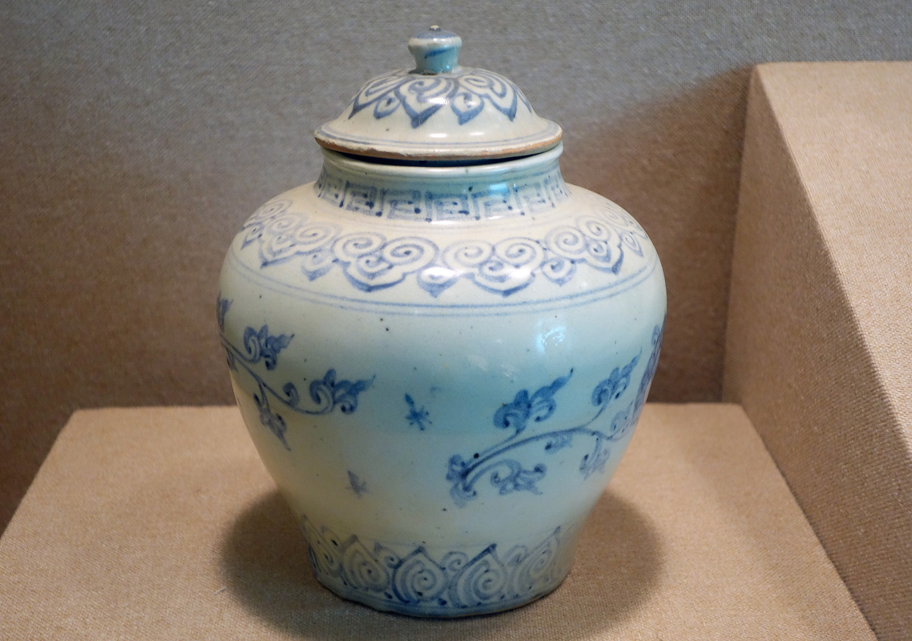 清朝时期酒坛子呈现多样化,有陶坛,瓷坛,竹筒和木桶等