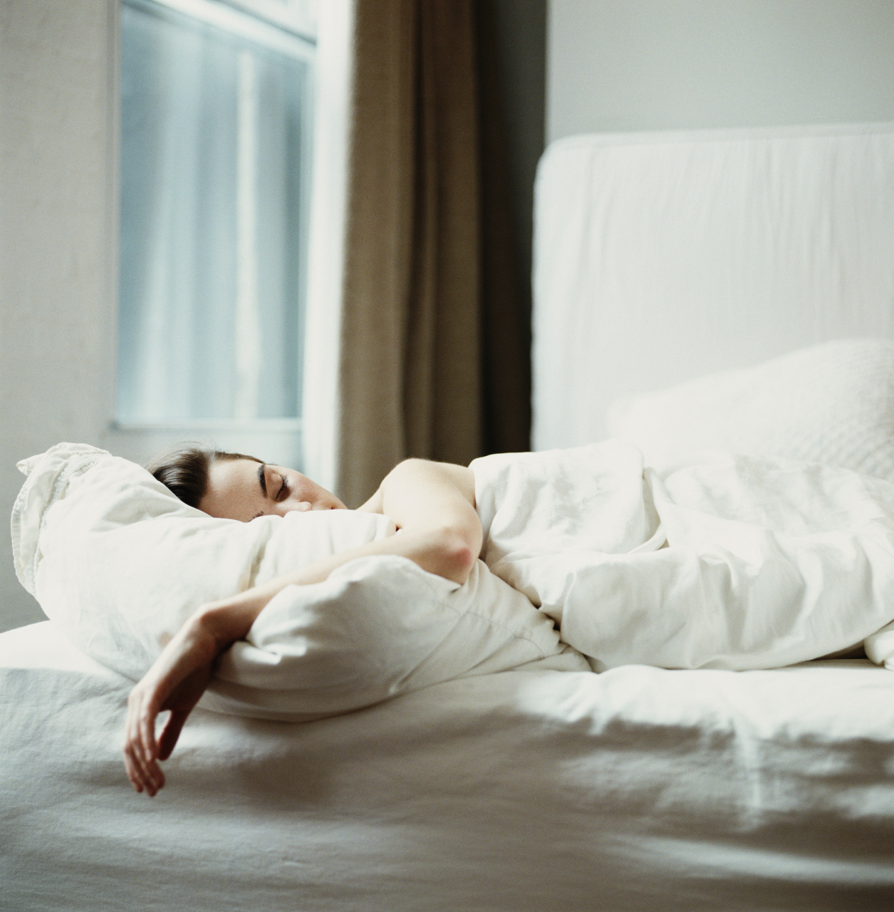 今天是8月12日星期六 阳光透过窗户洒进房间 我蜷缩在床上,懒洋洋的