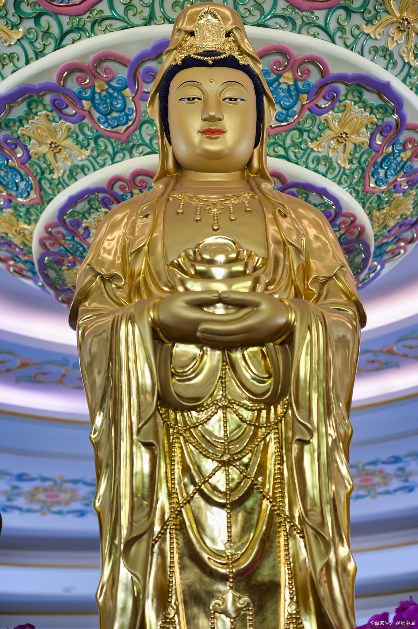 一粒长生不老丹, 有人吃了赛神仙. 入得圣流祛烦恼, 离得苦海脱凡间.