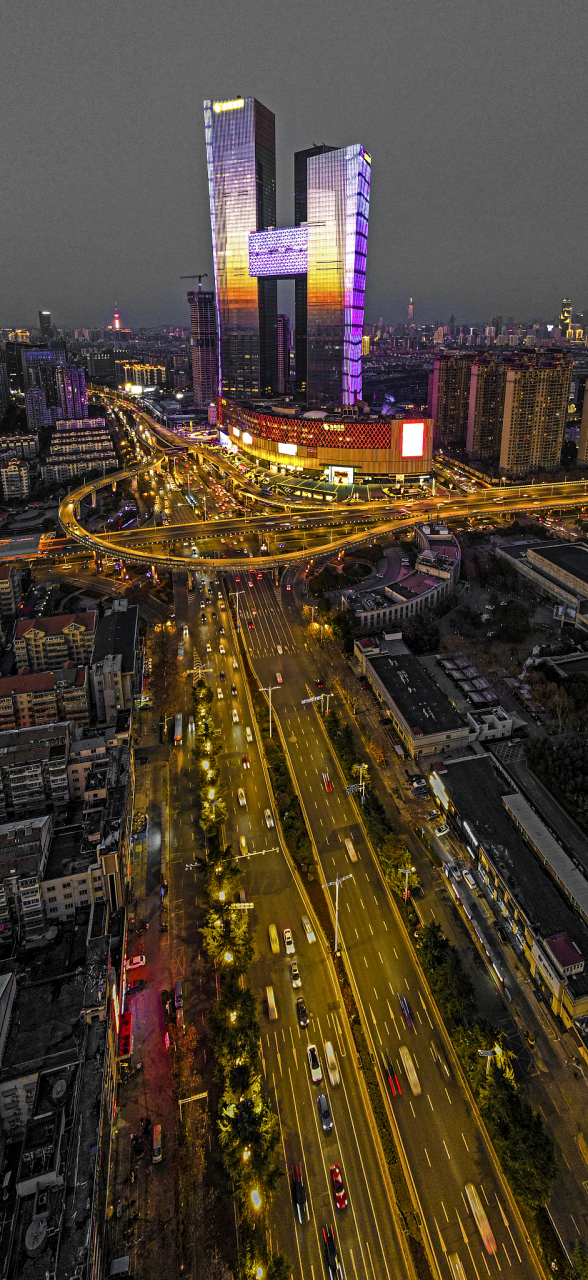 保定夜景 东站图片