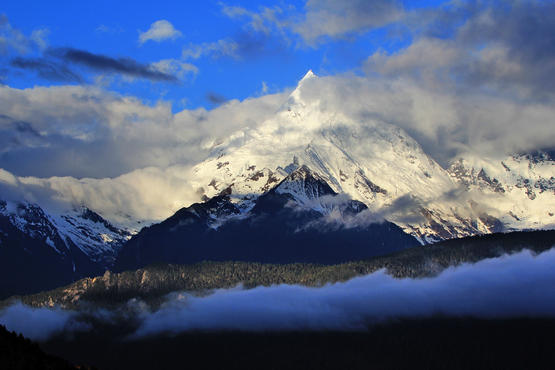 梅里雪山景点介绍图片