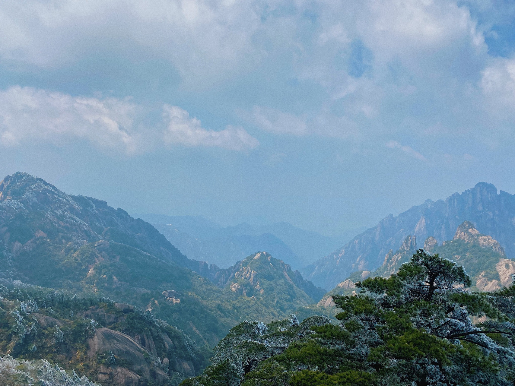 江西与福建交界处山脉图片