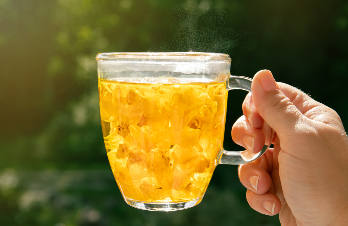 空腹喝蜂蜜水并不治疗便秘  蜂蜜水中的主要成分是糖分,其中果糖含量