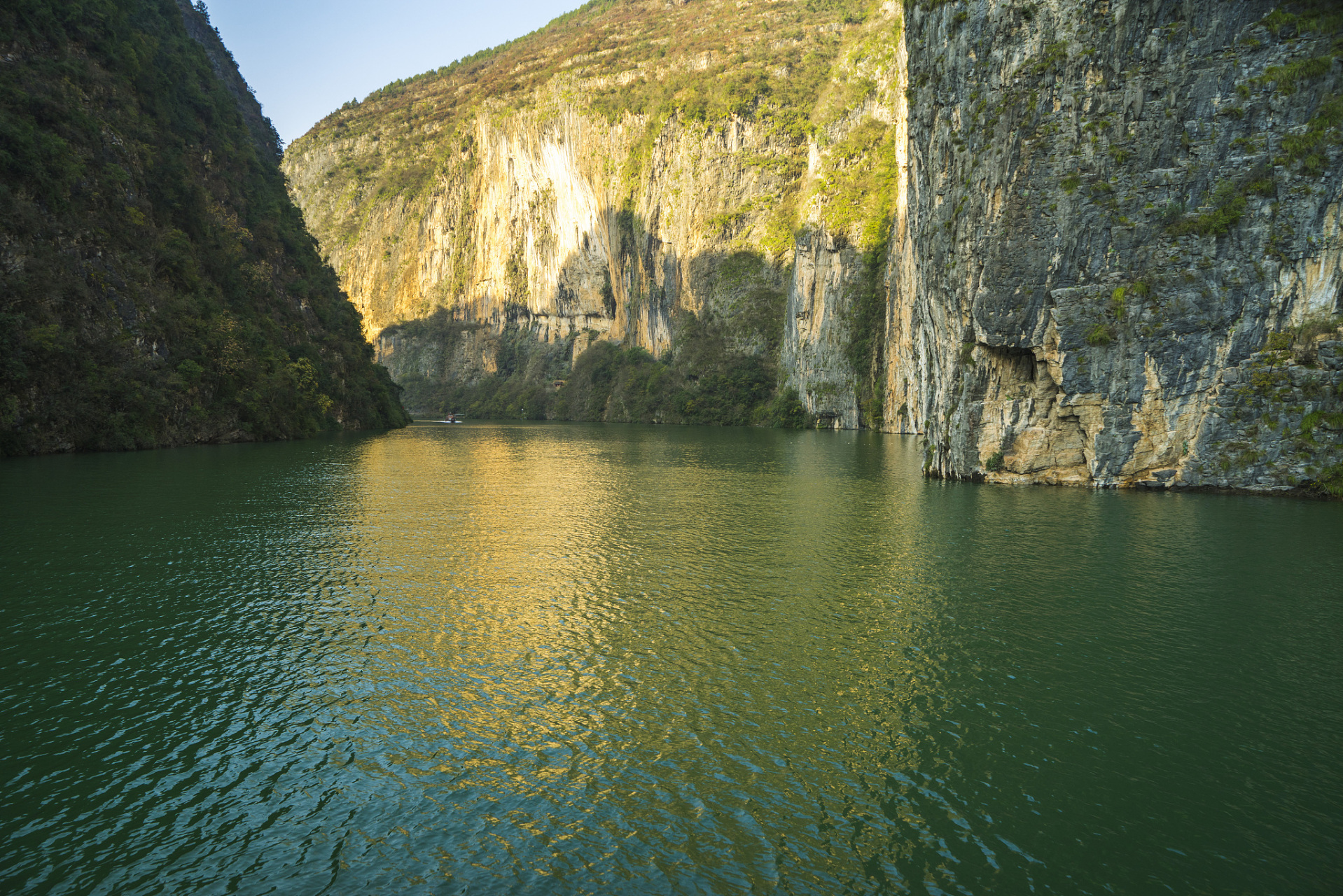 巫山小三峡被誉为奇哉,巴雾峡,位于重庆市巫山县境内,由大宁河下游