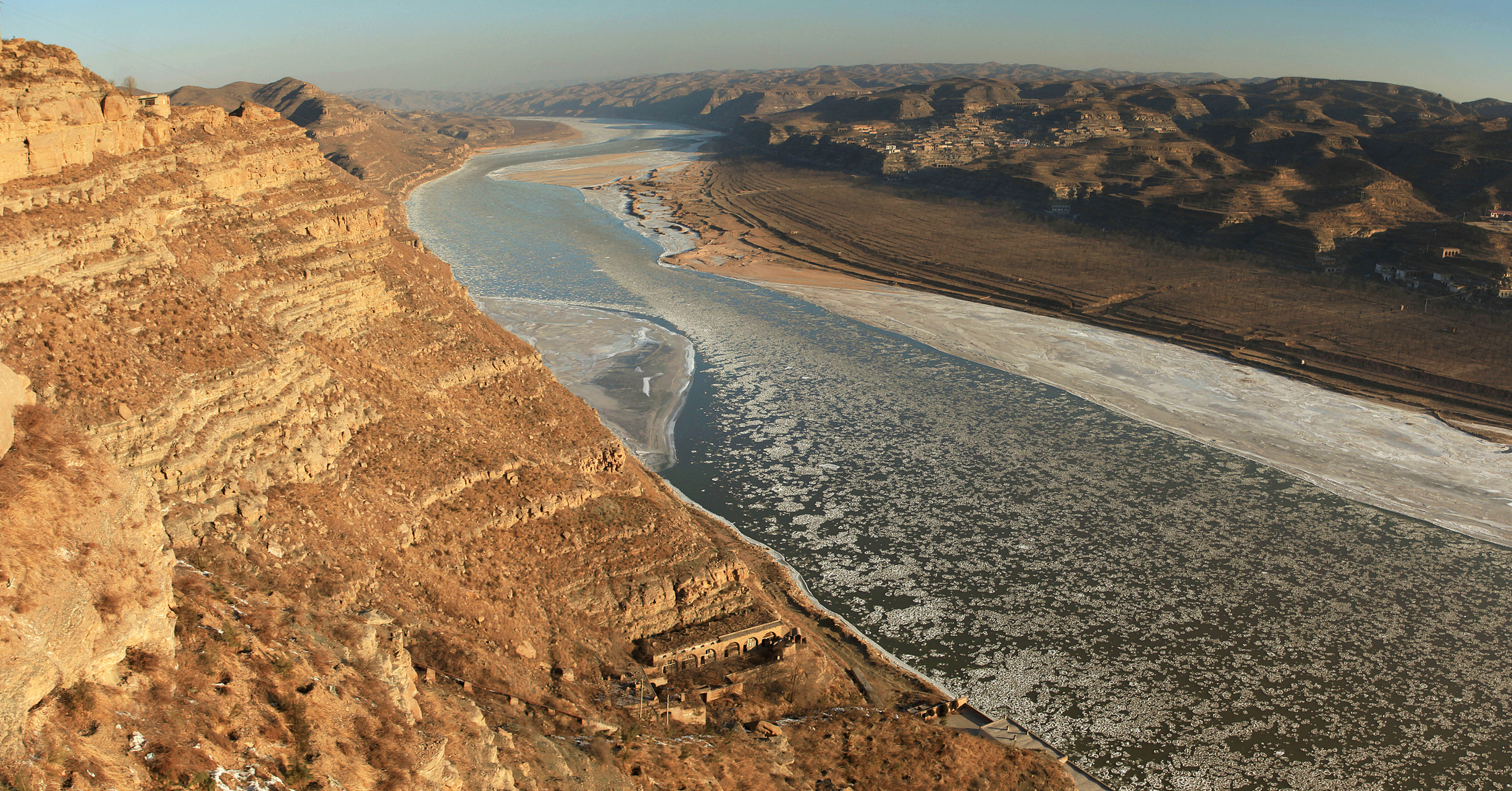 青海贵德黄河清游:感受高原母亲河的澄澈 假期到了,不妨带上家人来