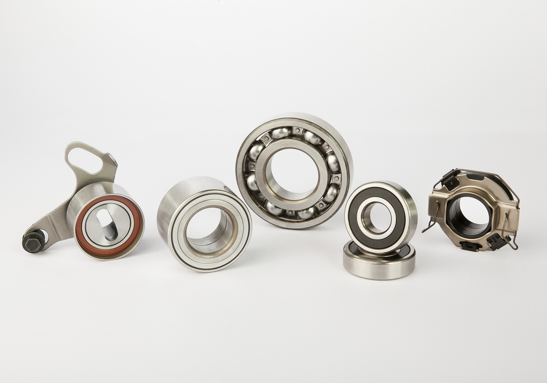 推力球轴承之所以被广泛采用,是因为它们具有很多独特的特性和优势