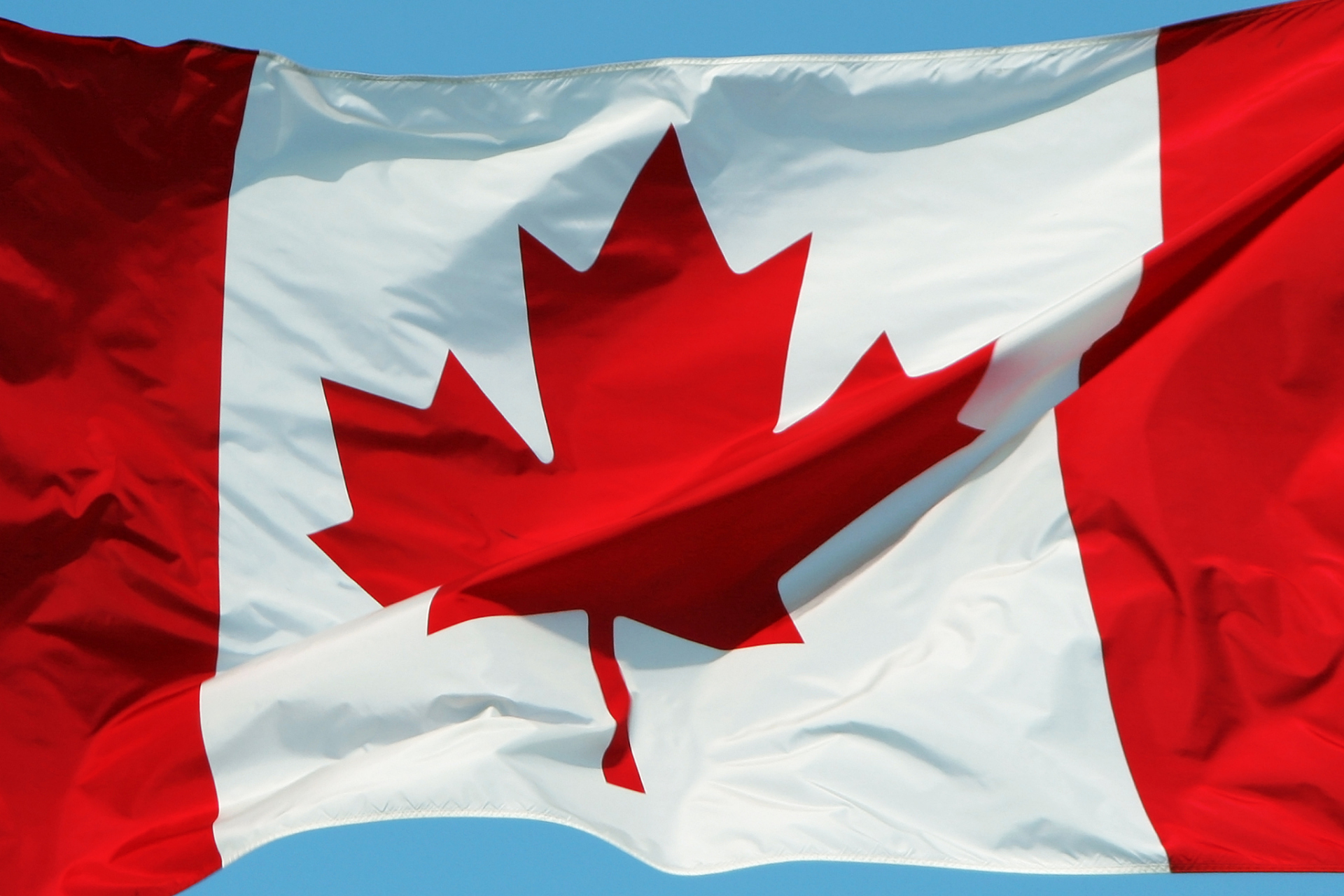 年4月5日加拿大移民局官网明确表示:临时签证申请人可以是dualintent