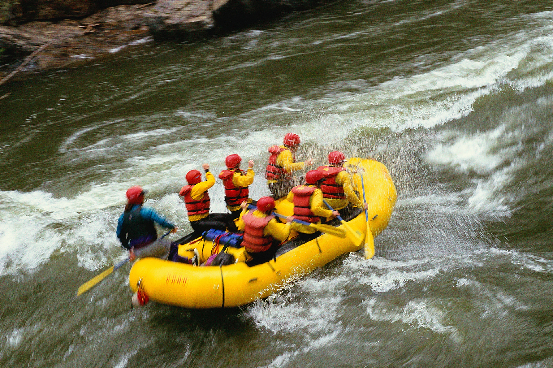我们为你提供了完善的安全措施和保险制度哦～[原文:漂流项目一年四季