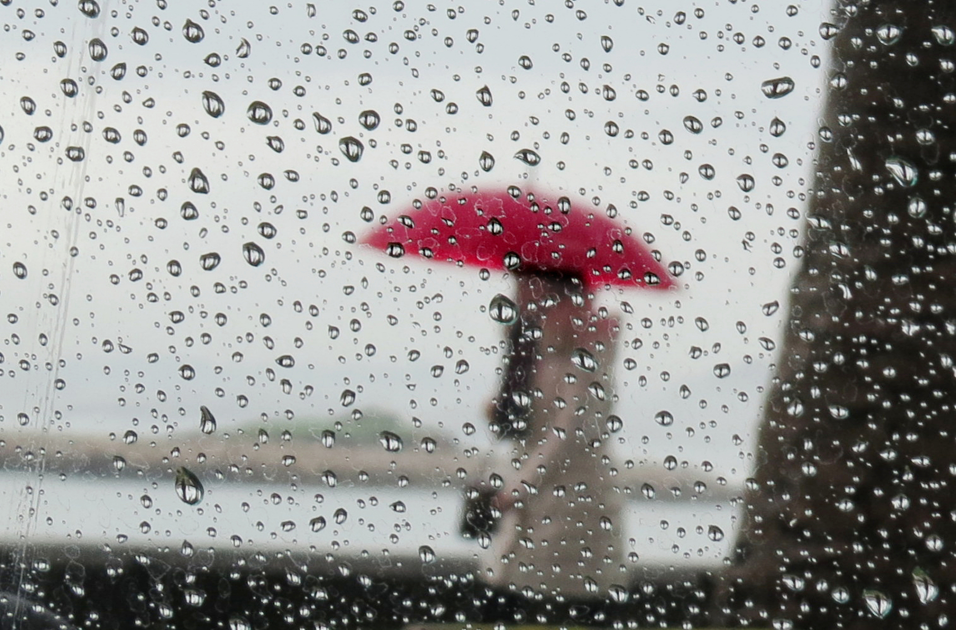 下雨天图片 心情唯美图片