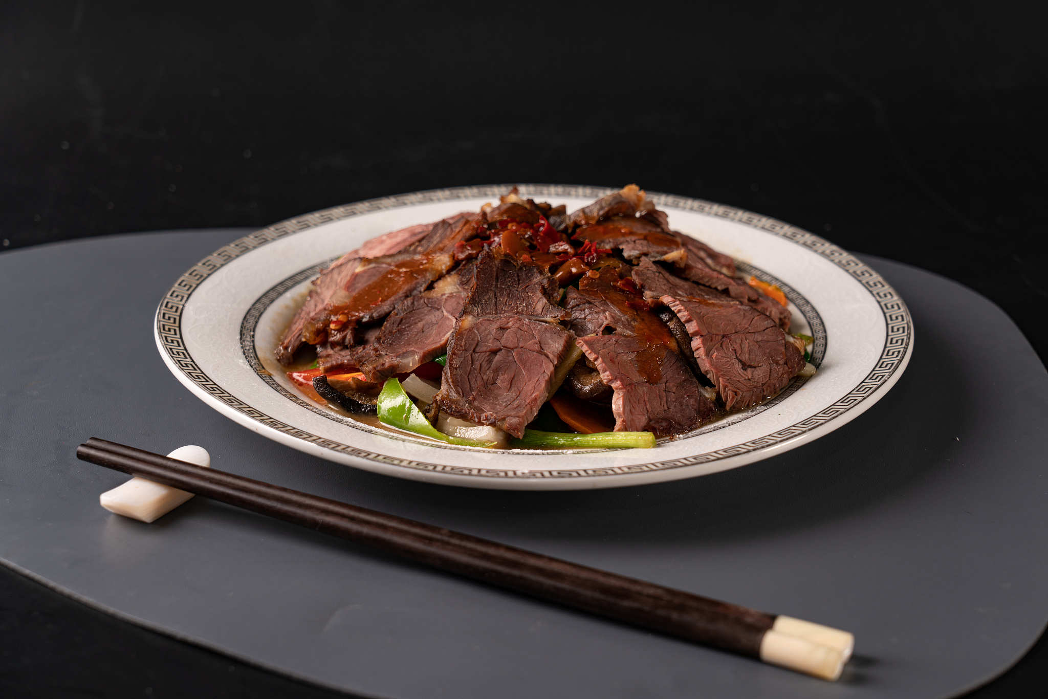 夏天补气血,推荐多吃4种肉类菜品,钙铁双补,气色红润每一天