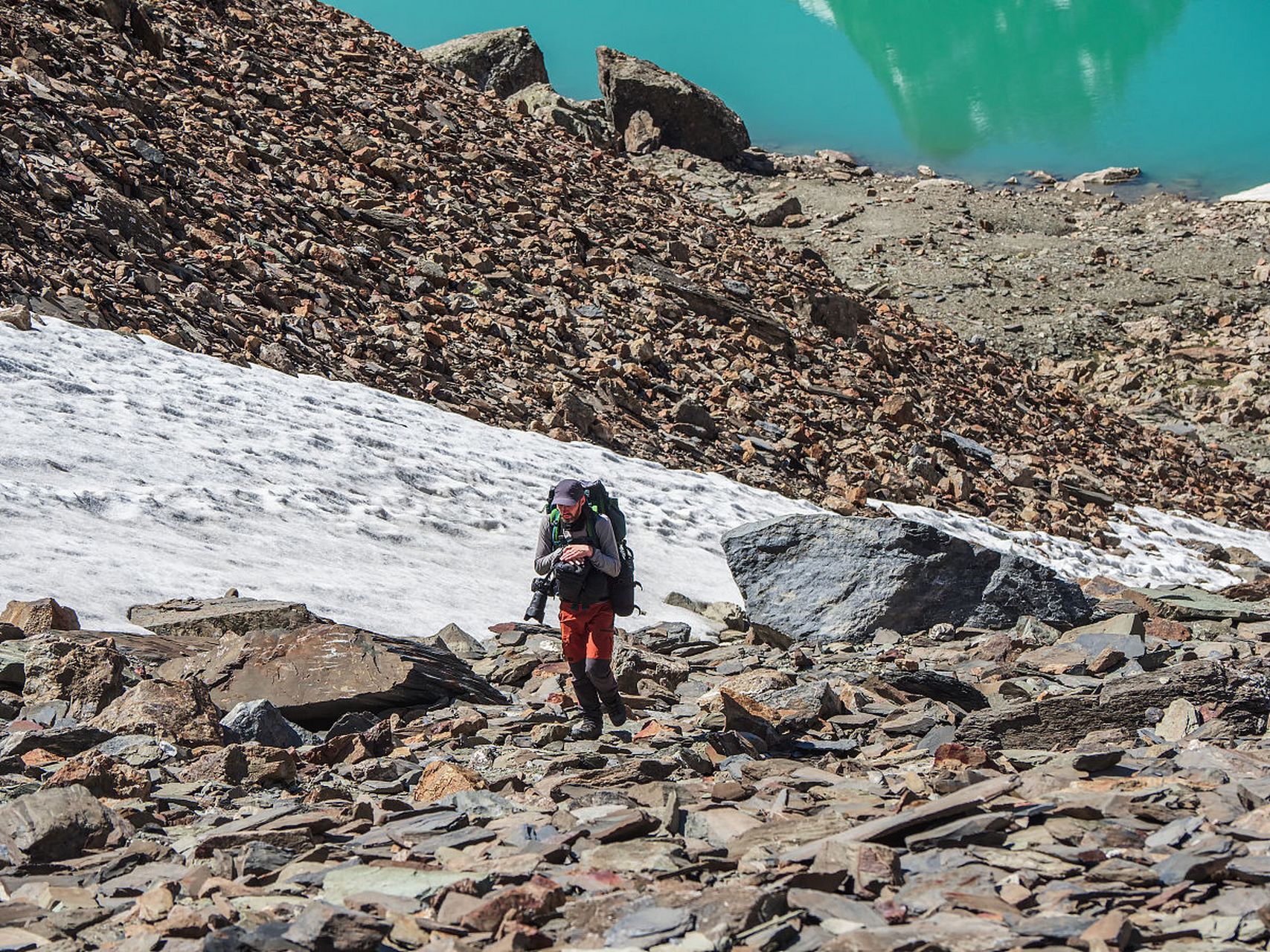 昆仑山探险:在神秘山脉中寻找自然的奥秘与灵魂的净化  大家好!