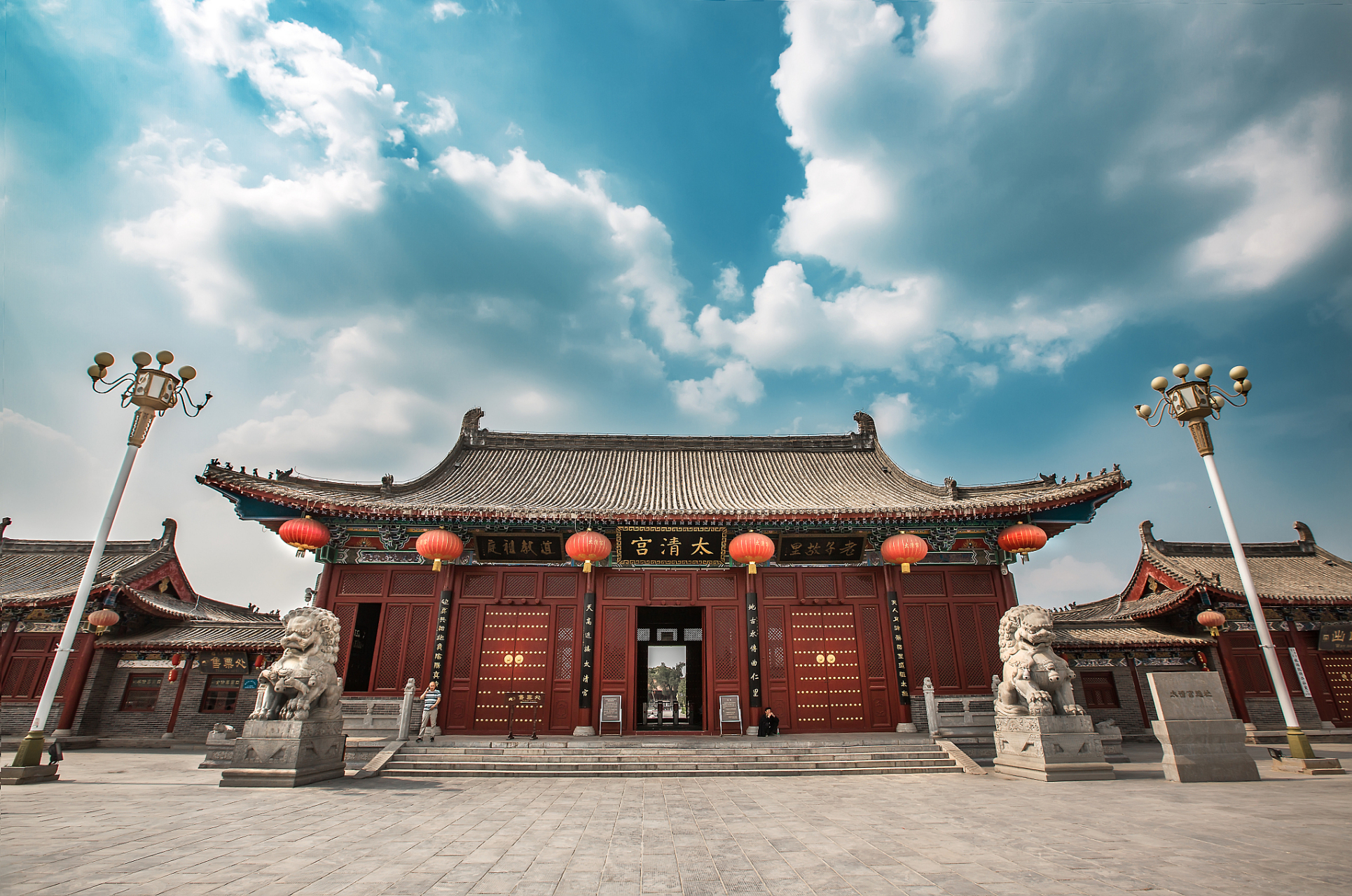 药王庙古城址位于绥中县城内城墙外,曾经是一座重要的城市遗址.