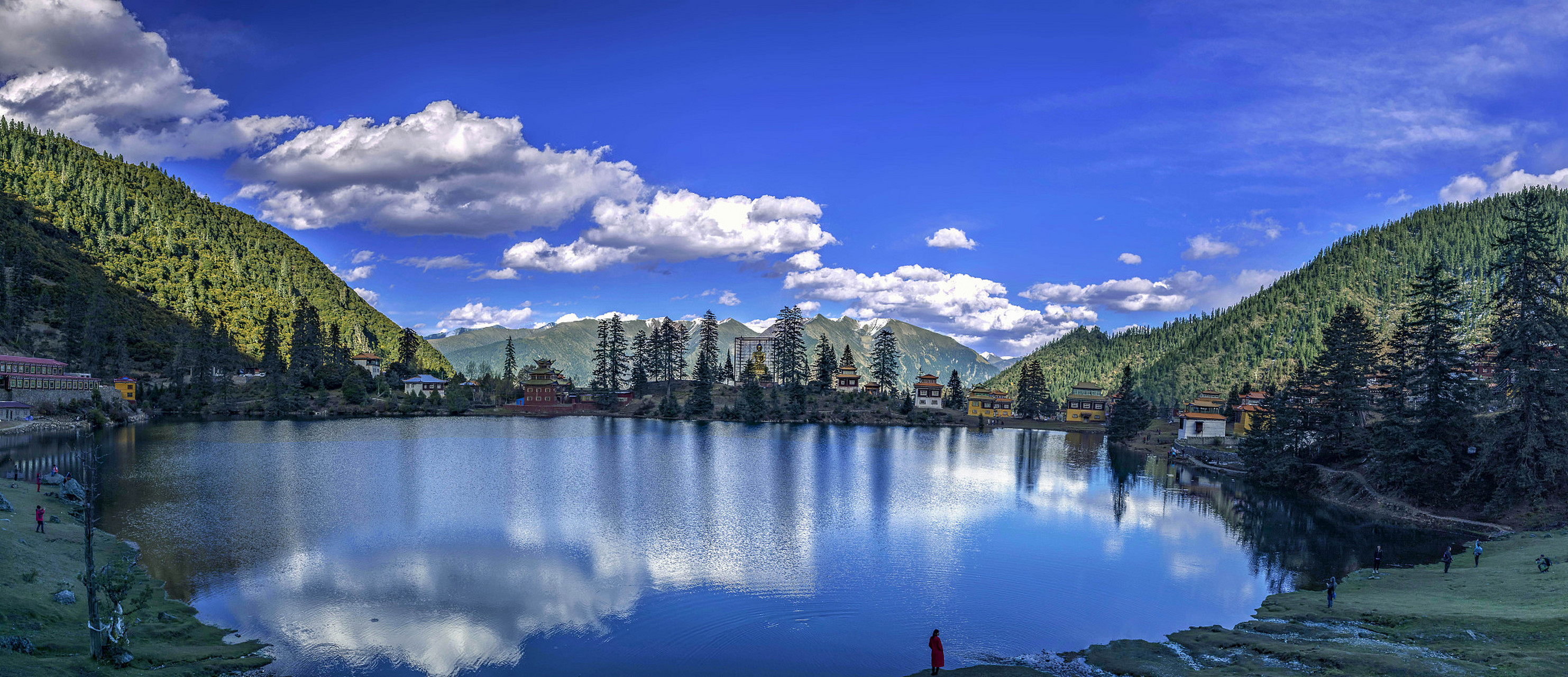 甘孜旅游# #四川旅游#  措卡湖,位于四川省甘孜州新龙县麻日乡灸谮