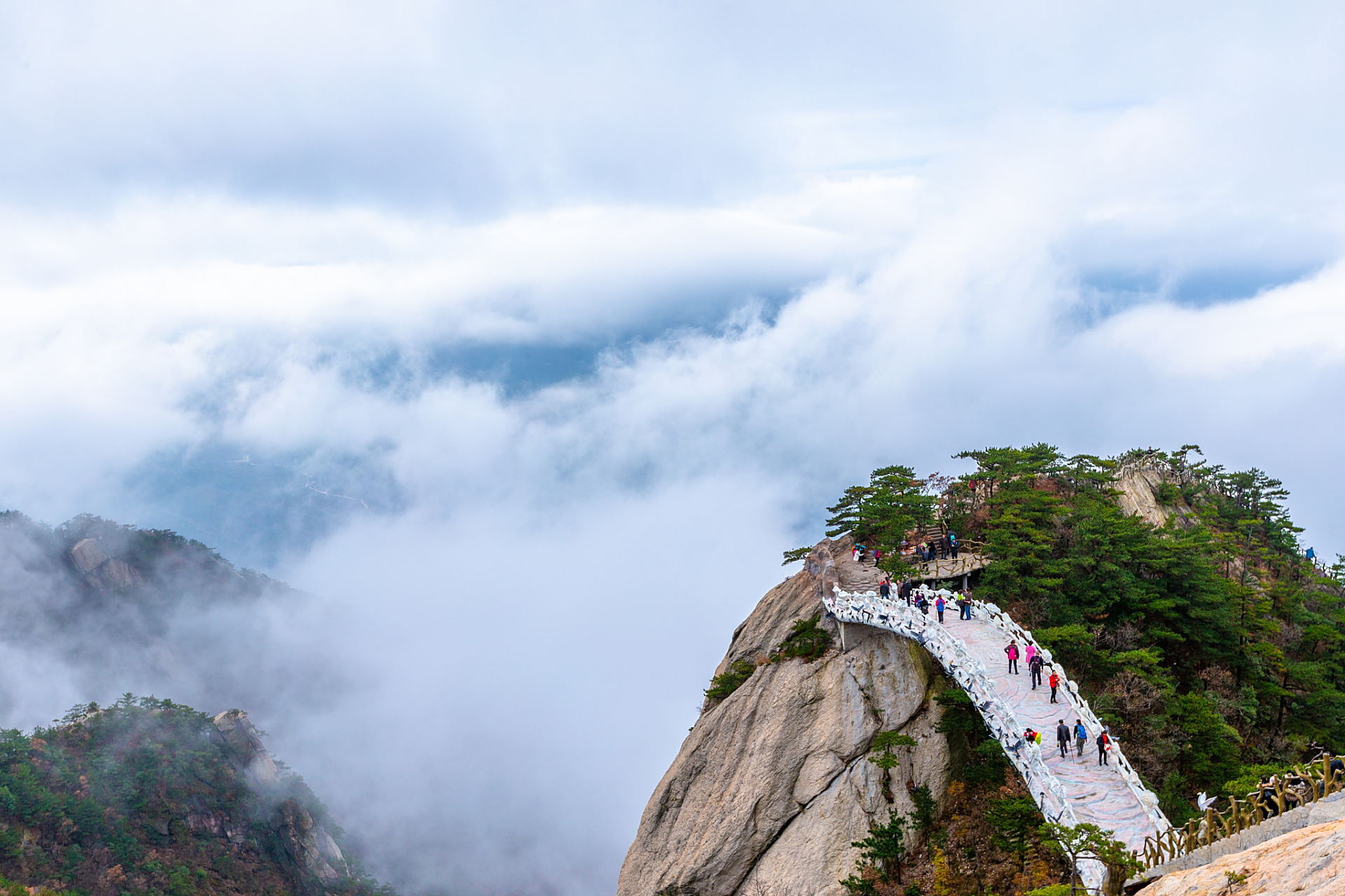 乐享周末分享吧# 天堂寨,安徽金寨县的aaaaa国家级森林公园,融合了