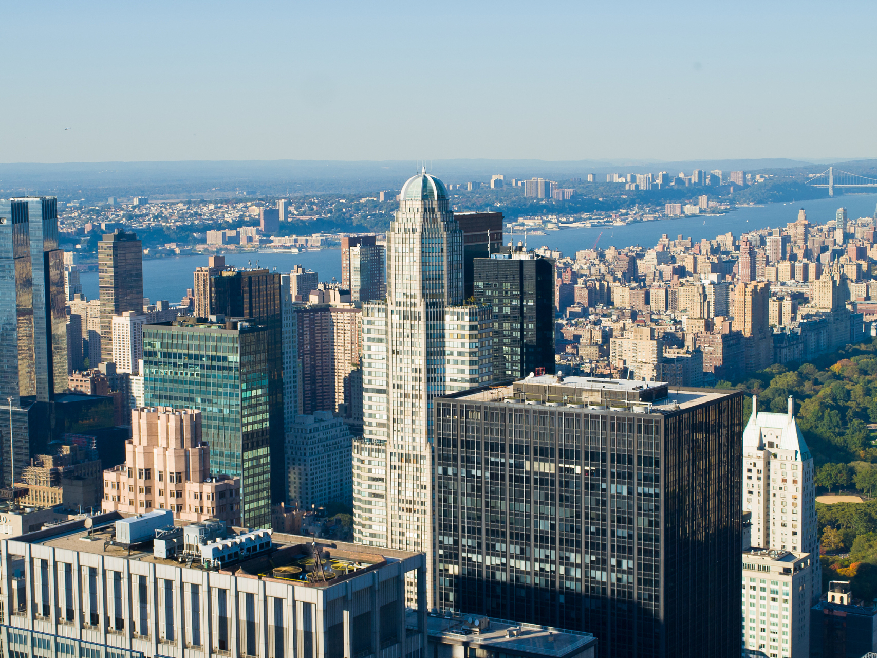 美国纽约93层摩天大楼剧烈晃动# 据悉,外媒3月21日报道,美国高39妹 