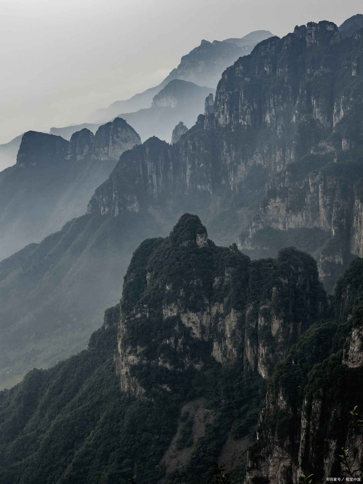 巍峨大山照片图片