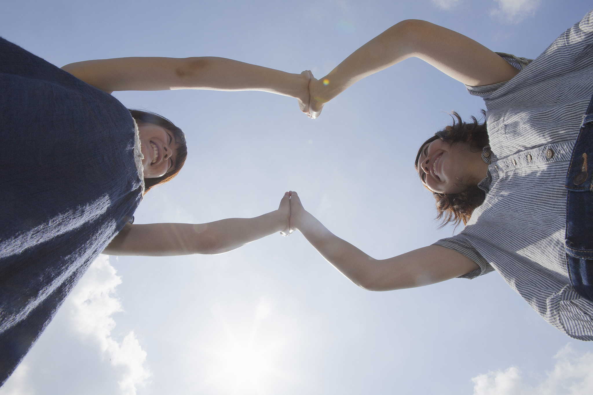 更是引发了网友们的无限友情拥抱图片大全表示友谊拥抱的图片友情拥抱