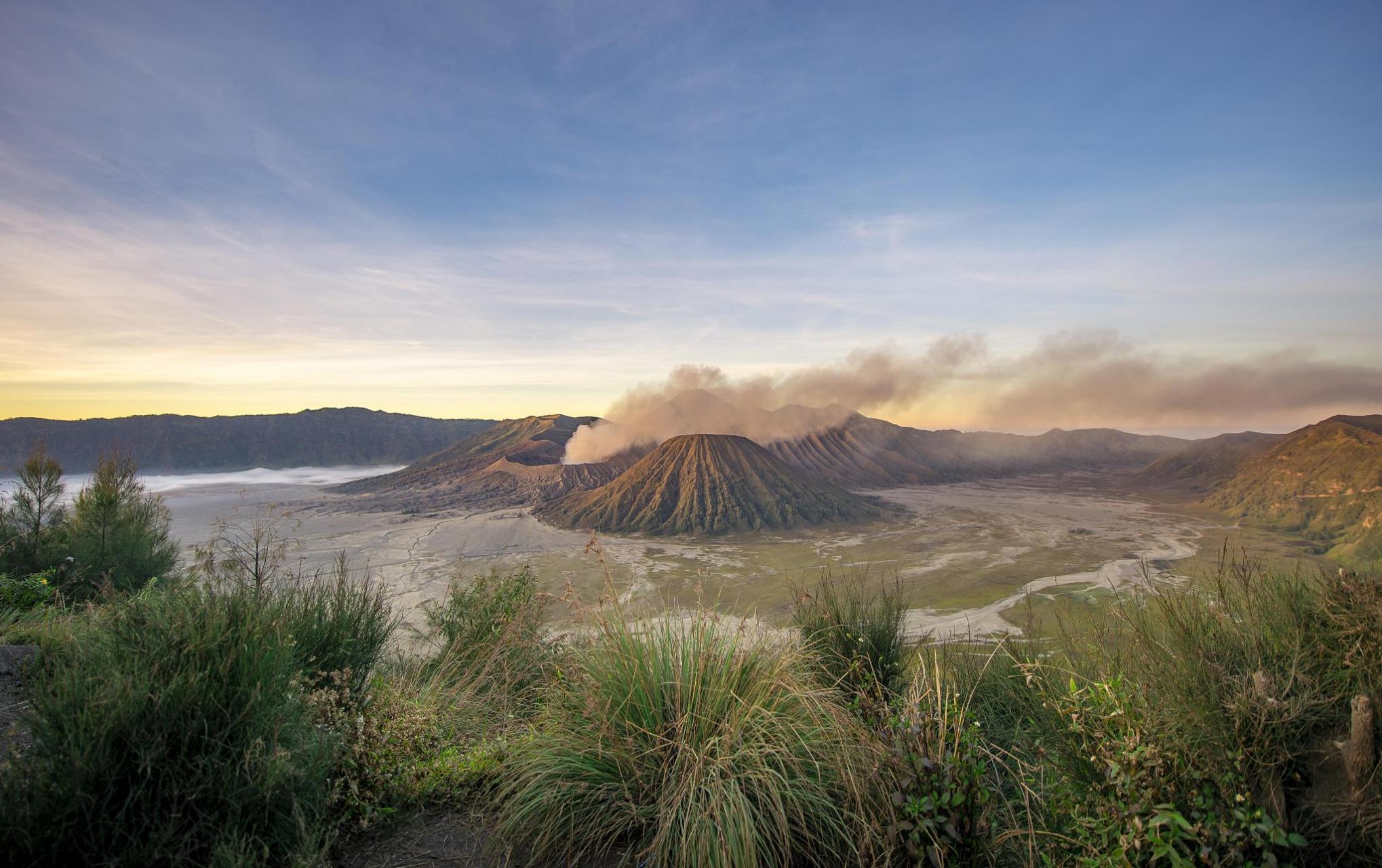 海口火山口风景图片