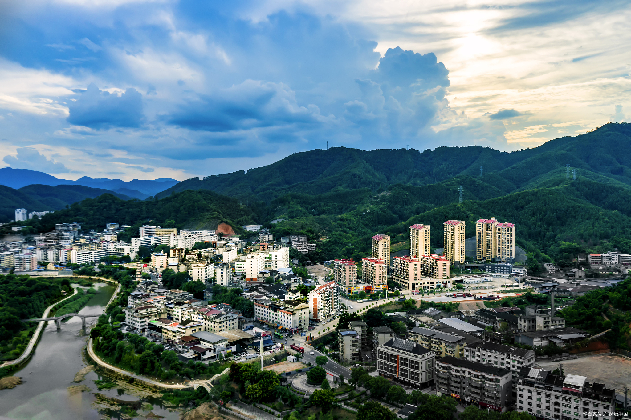 947415镇康县:隶属于云南省临沧市,镇康河而得名,寓意为"镇守