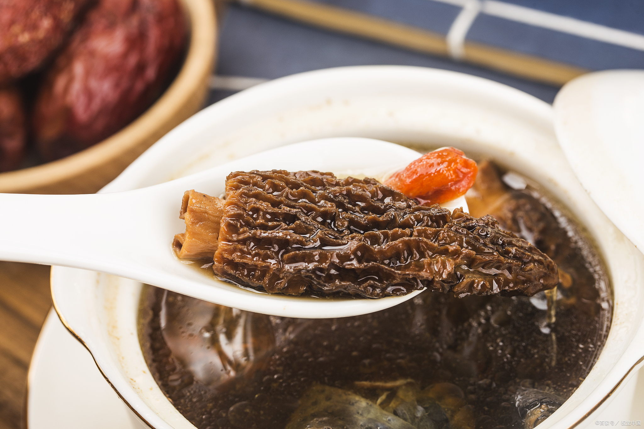 羊肚菌炖辽参-荀云南野生菌羊肚菌吃法