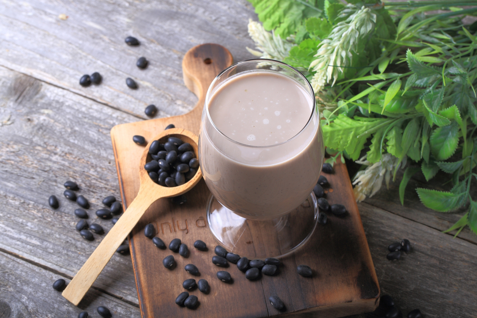 红豆黑米豆浆的禁忌	红豆黑米豆浆是一种营养丰富的饮品,但也有一些