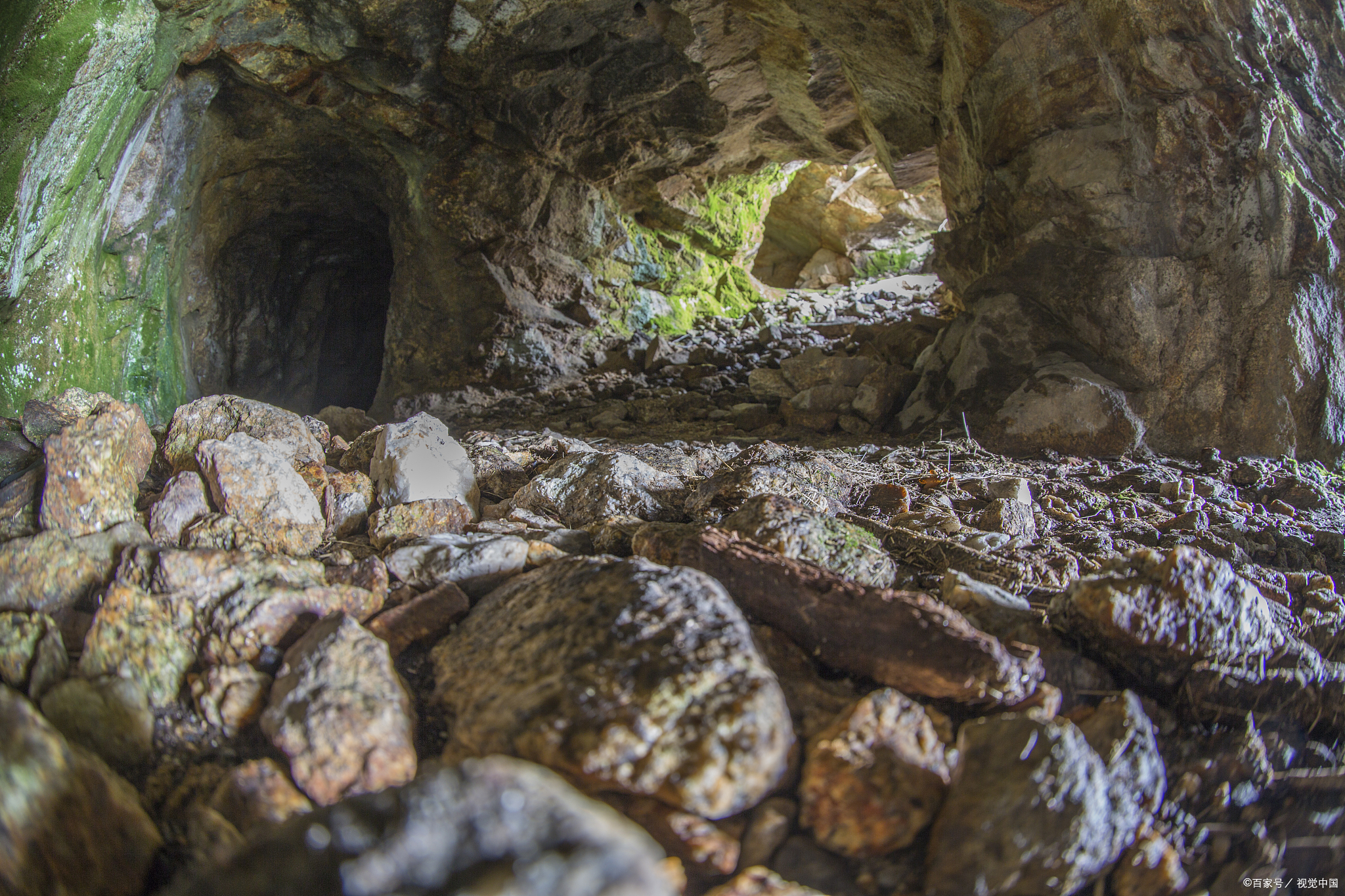 红色山水涧风景区   红色山水涧风景区是国家aaaa级旅游景区,位于无为