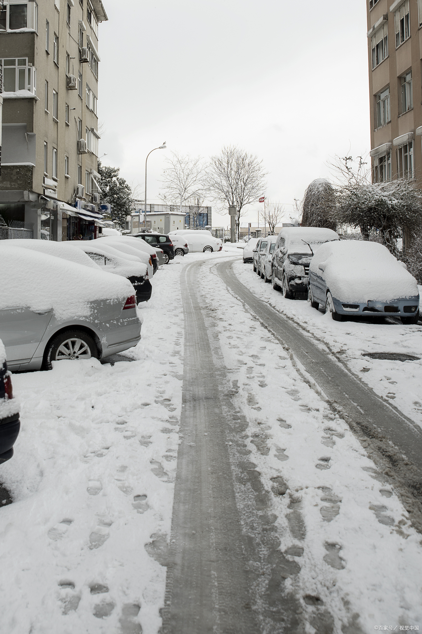 下雪封路照片图片