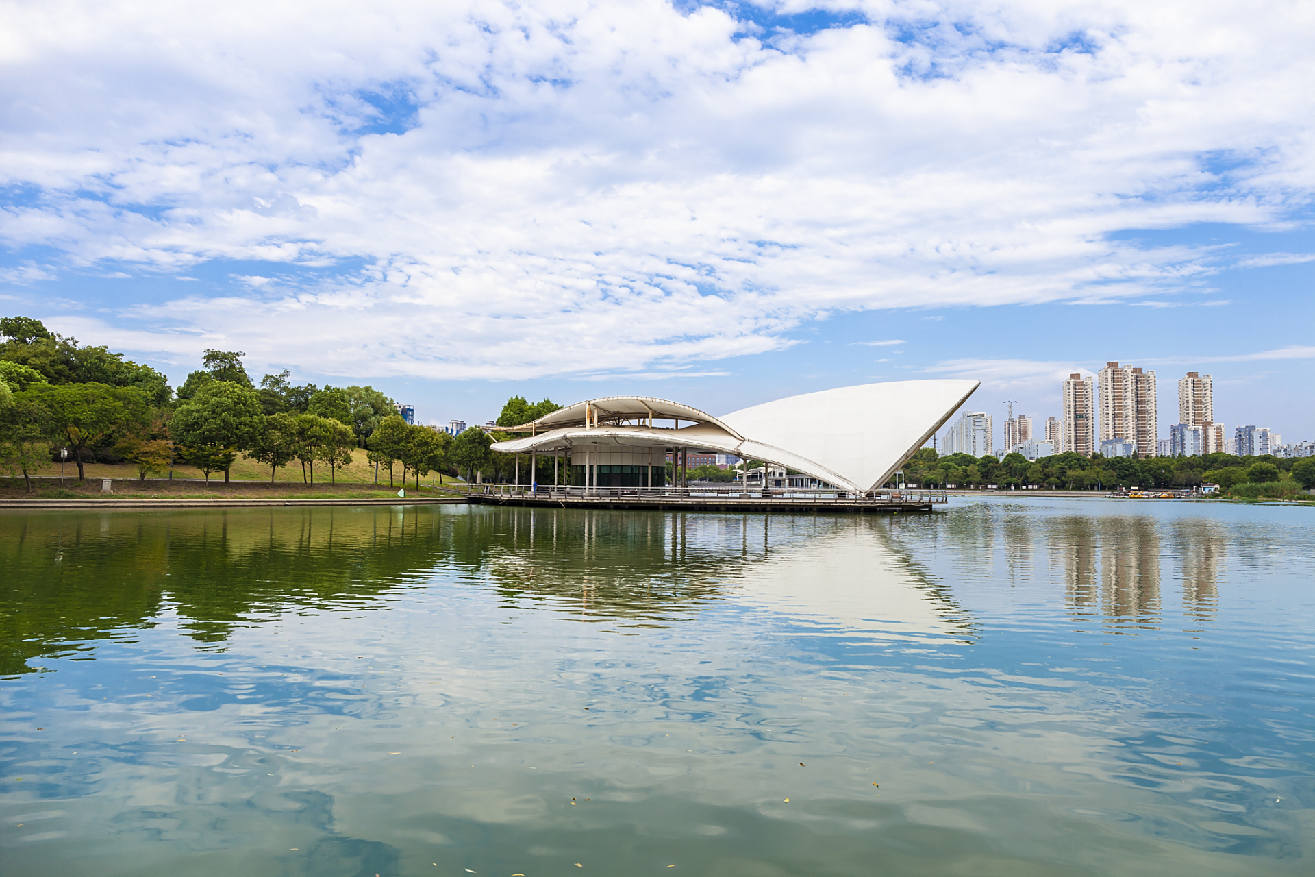 成都双流区麓湖水城景区是一个非常有趣的地方.